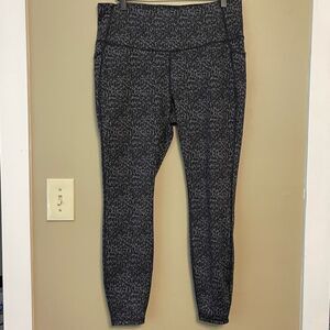 All in Motion Womens Animal Print Black Grey Leggings with Pockets Large